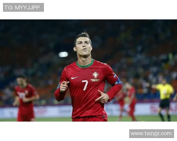 足球巨星C罗的传奇人生与无与伦比的赛场表现分析 足球巨星C罗的传奇人生与无与伦比的赛场表现分析